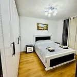 Lit Apartment