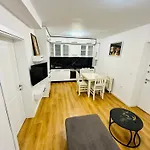 Lit Apartment